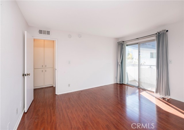 Detail Gallery Image 23 of 39 For 12334 Chandler #C,  Valley Village,  CA 91607 - 2 Beds | 2 Baths