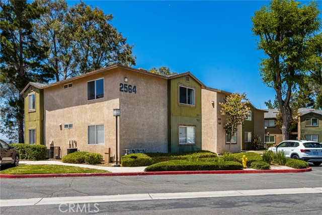 Detail Gallery Image 2 of 39 For 2564 Avenida Del #P201,  Corona,  CA 92882 - 2 Beds | 2 Baths