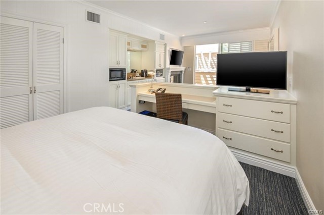 1300 The Strand, Hermosa Beach CA: https://media.crmls.org/medias/69a07ddc-6a01-4b01-84c2-38c46f36d0c2.jpg