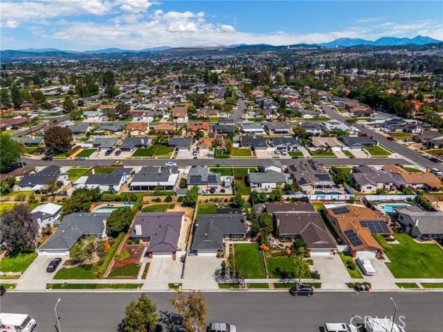 17381 Yorkshire Avenue, Yorba Linda CA: https://media.crmls.org/medias/69a0eaeb-7775-43e2-bf17-e6e512ea38ed.jpg