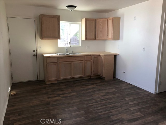 411 N Main, Lake Elsinore CA: https://media.crmls.org/medias/69a0f34c-5f72-4f39-8b10-1052780529c0.jpg