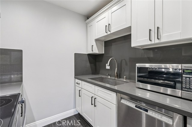 Detail Gallery Image 6 of 21 For 5830 Benner St #208,  Los Angeles,  CA 90042 - 2 Beds | 2 Baths