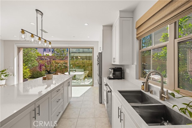 Detail Gallery Image 31 of 73 For 60 Rotunda, Irvine,  CA 92620 - 4 Beds | 3/1 Baths