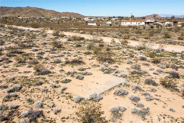 Detail Gallery Image 8 of 18 For 55875 Desideria Dr, Landers,  CA 92285 - – Beds | – Baths