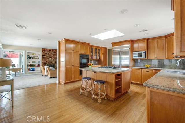 1951 Aliso Avenue, Costa Mesa CA: https://media.crmls.org/medias/69a33066-7def-468b-8fad-a58b46f3e881.jpg