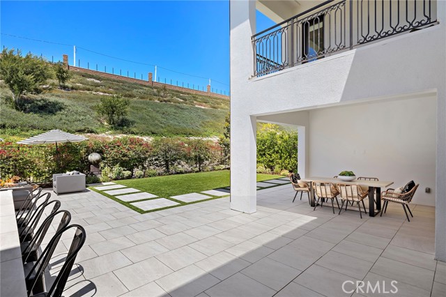 93 Interstellar, Irvine CA: https://media.crmls.org/medias/69a35ca2-7b70-4251-96e9-b539622f36ad.jpg