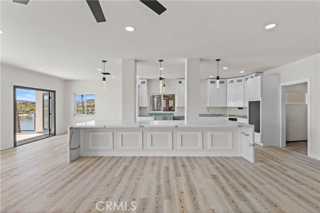 22262 San Joaquin W Drive, Canyon Lake CA: https://media.crmls.org/medias/69a4982d-e42b-44f4-b606-91bdd47b9399.jpg