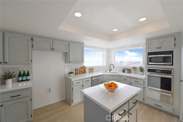 Detail Gallery Image 4 of 23 For 16389 Viho Ct, Apple Valley,  CA 92307 - 4 Beds | 2 Baths