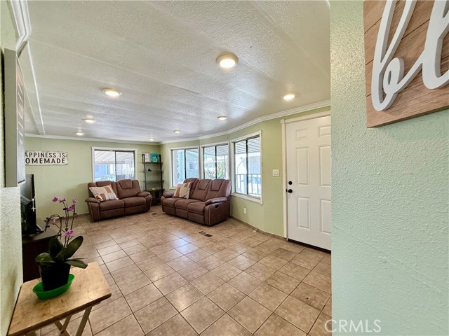 Detail Gallery Image 7 of 37 For 1855 Riverside, Ontario,  CA 91761 - 3 Beds | 2 Baths