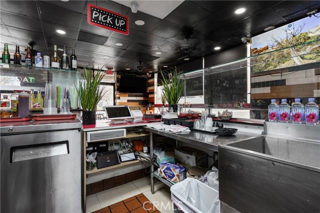 275 9th street, San Bernardino CA: https://media.crmls.org/medias/69a5cdd4-7b04-4494-a881-c25a6957360b.jpg