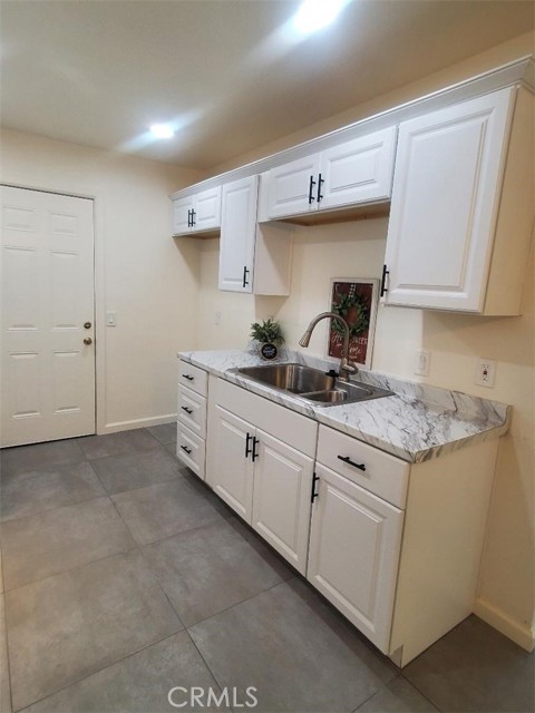 2431 12th Street, Riverside CA: https://media.crmls.org/medias/69a683c3-3b0d-4aef-bb4b-95b1647a0b85.jpg