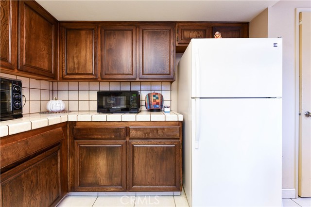 Detail Gallery Image 11 of 16 For 2890 Huntington #110,  Fresno,  CA 93721 - 3 Beds | 2/1 Baths