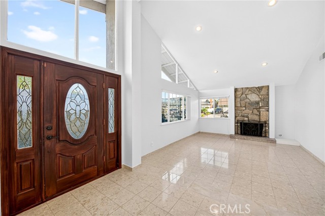 Detail Gallery Image 6 of 45 For 5267 Meadow Wood, Lakewood,  CA 90712 - 3 Beds | 2 Baths