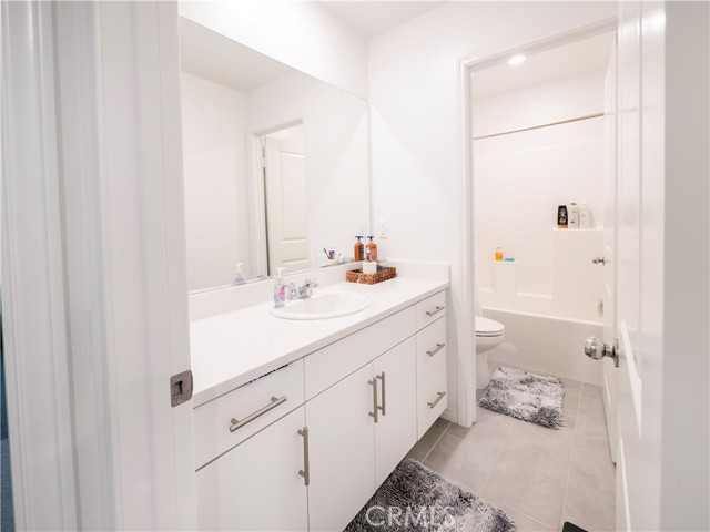 Detail Gallery Image 22 of 69 For 16657 Snowdrop Ln #2,  Fontana,  CA 92336 - 4 Beds | 3 Baths