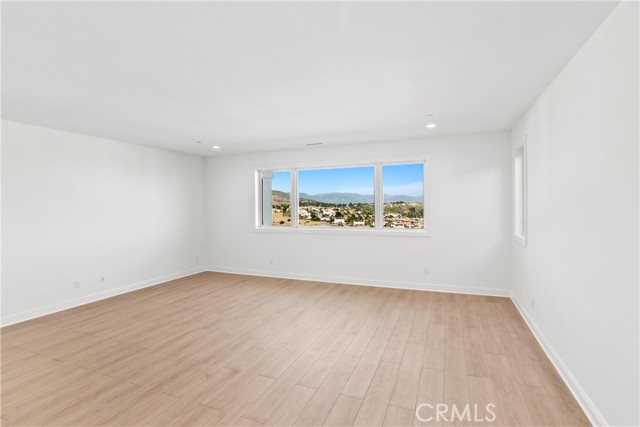 Detail Gallery Image 10 of 49 For 20120 W Marlow Ln, Porter Ranch,  CA 91326 - 5 Beds | 5/1 Baths