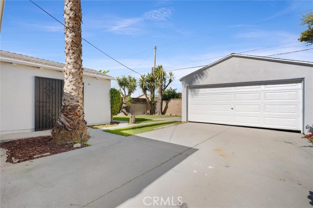 Detail Gallery Image 23 of 29 For 1559 W 113th, Los Angeles,  CA 90047 - 3 Beds | 2 Baths