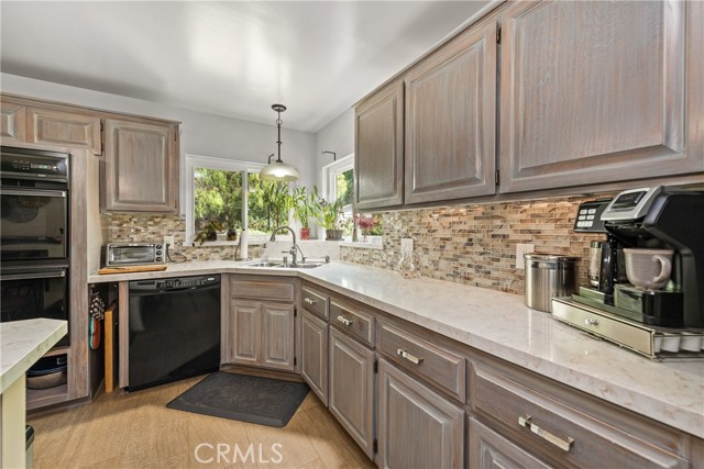 5893 Oak Knolls Road, Simi Valley CA: https://media.crmls.org/medias/69a82809-ba11-4781-a790-26b3f12d4b69.jpg