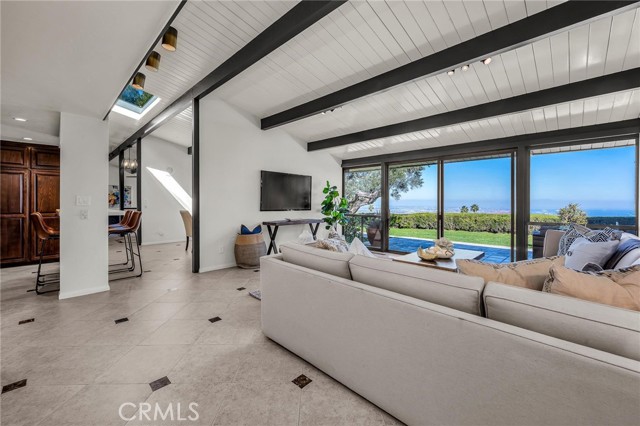 Detail Gallery Image 17 of 38 For 2960 Crownview Dr, Rancho Palos Verdes,  CA 90275 - 4 Beds | 3 Baths