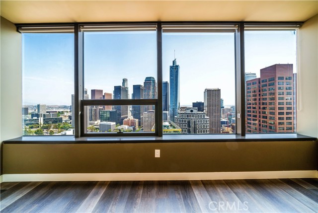 Detail Gallery Image 3 of 20 For 1100 Wilshire Bld #2707,  Los Angeles,  CA 90017 - 1 Beds | 1 Baths