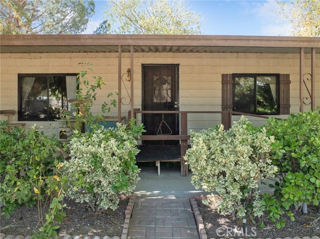 19976 Cornelian, Apple Valley CA: https://media.crmls.org/medias/69a9bf7e-74bd-4622-9e76-4ccf090f7a54.jpg