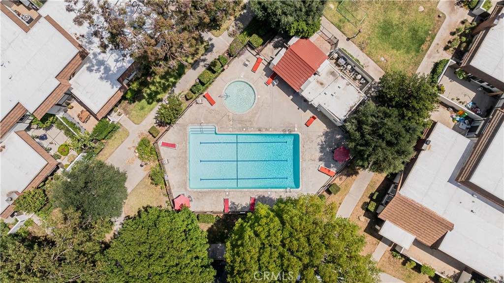 https://media.crmls.org/medias/69aa194d-b1e1-481b-9fb7-1ab95f6a35e2.jpg?preset=X-Large
