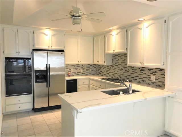 Detail Gallery Image 5 of 18 For 19281 Champion Ln, Huntington Beach,  CA 92648 - 3 Beds | 2/1 Baths