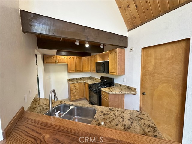 Detail Gallery Image 8 of 51 For 1928 Wilderness Rd, Running Springs,  CA 92382 - 4 Beds | 2 Baths