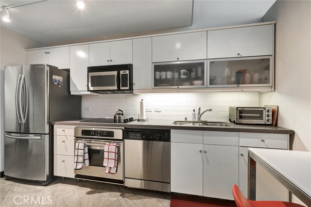 350 W Ash Street, San Diego CA: https://media.crmls.org/medias/69aae4f1-f43a-41ac-ba30-181221e38a82.jpg