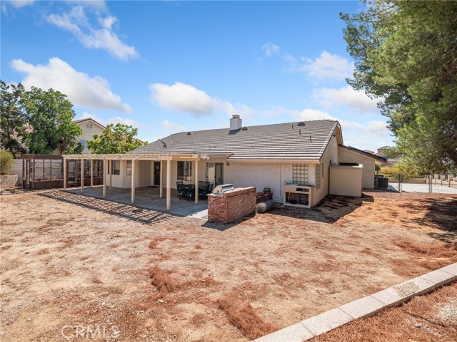 18668 Kamana Road, Apple Valley CA: https://media.crmls.org/medias/69ab2040-1493-4964-aa16-206f1aaca799.jpg