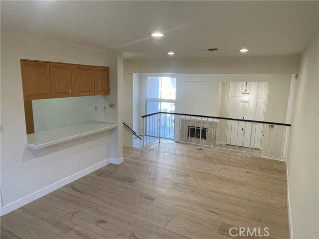 Detail Gallery Image 4 of 18 For 5477 Nestle #9,  Tarzana,  CA 91356 - 3 Beds | 3 Baths