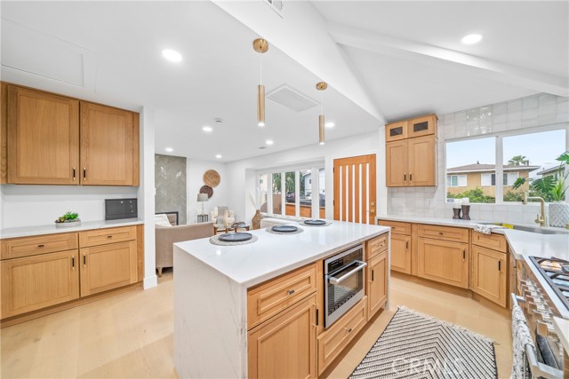 34021 La Serena Drive, Dana Point CA: https://media.crmls.org/medias/69ac26f2-0988-4dca-b4a3-e212ae21a9e5.jpg
