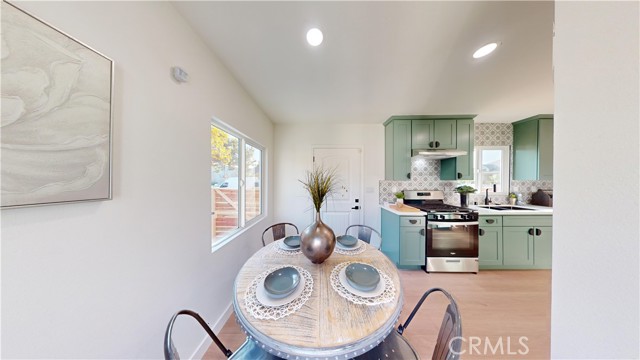 Detail Gallery Image 11 of 74 For 1330 W 2nd St, Santa Ana,  CA 92703 - 3 Beds | 1 Baths