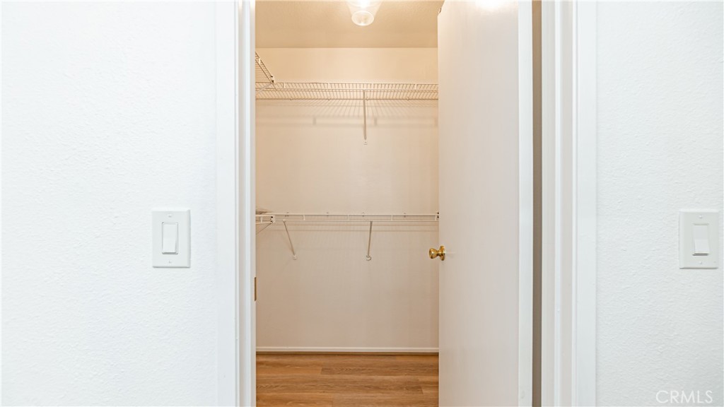 https://media.crmls.org/medias/69ad8d18-0647-45f7-a83a-ce5fdeecfb3e.jpg?preset=X-Large