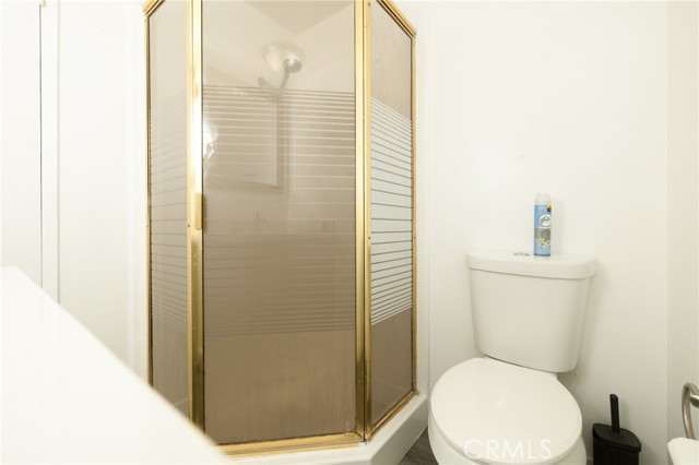 Image 18 of 38 For 4110 Hathaway Ave