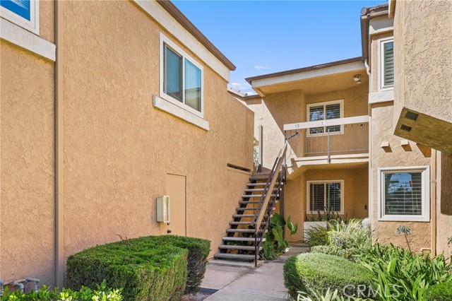 16962 Westwood Lane, Huntington Beach CA: https://media.crmls.org/medias/69ae4b40-8a8f-4d3d-8cef-18fa095701fa.jpg