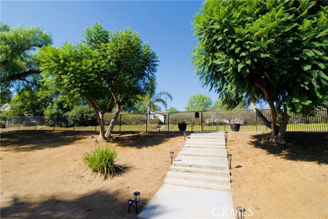 Detail Gallery Image 8 of 50 For 1321 Friends Way, Fallbrook,  CA 92028 - 4 Beds | 3 Baths