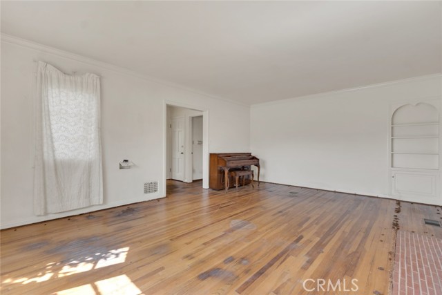 311 N Del Mar Avenue, San Gabriel CA: https://media.crmls.org/medias/69aefa0f-b859-41d2-9e37-ea2630d0e0b1.jpg