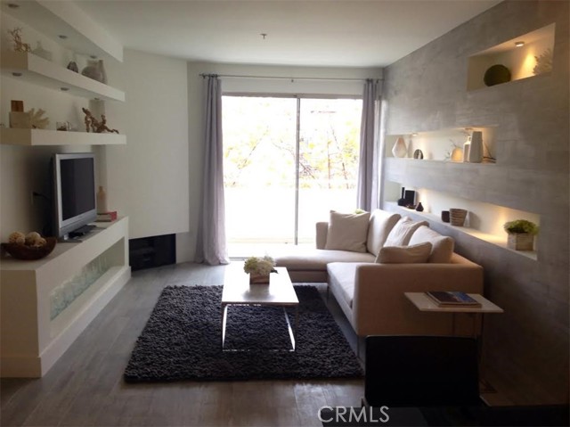 8811 Burton Way # 209, Los Angeles, California 90048, 1 Bedroom Bedrooms, ,1 BathroomBathrooms,Residential Lease,For Rent,8811 Burton Way # 209,CRSR24158270