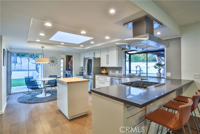 315 Teasdale Drive, Claremont CA: https://media.crmls.org/medias/69af473b-fc08-4f0d-9ed3-77e9b9161933.jpg