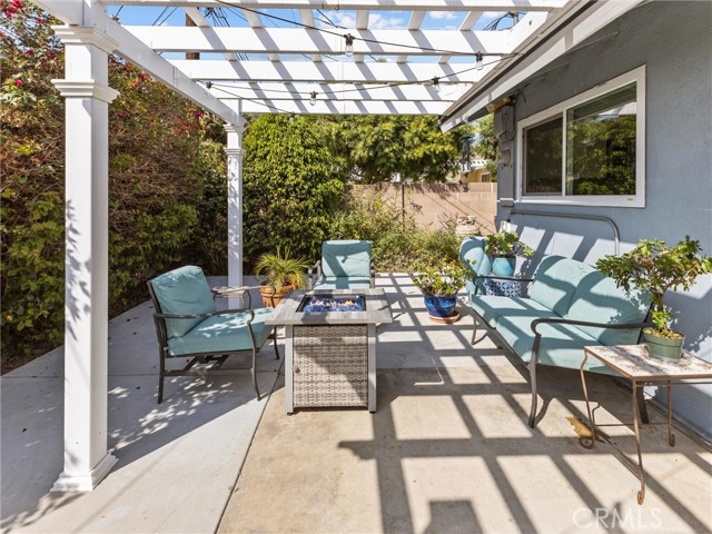 Detail Gallery Image 19 of 26 For 15971 Pilgrim Cir, Huntington Beach,  CA 92647 - 4 Beds | 2 Baths