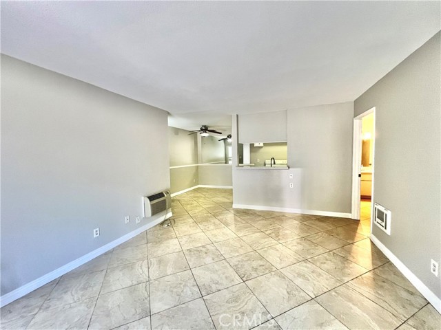 Detail Gallery Image 5 of 11 For 1345 Cabrillo Park Dr #M07,  Santa Ana,  CA 92701 - 1 Beds | 1 Baths