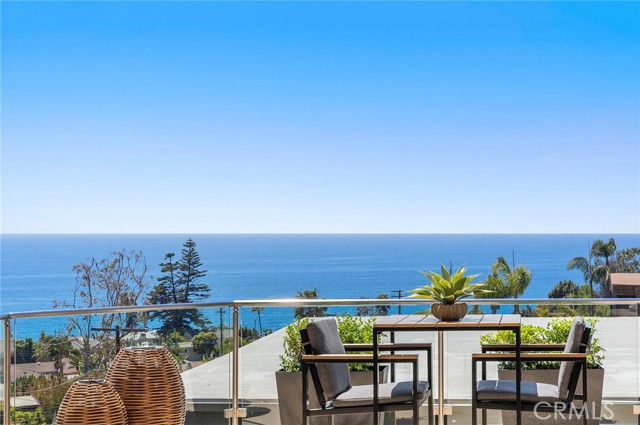 Detail Gallery Image 12 of 31 For 31532 Valido Rd, Laguna Beach,  CA 92651 - 4 Beds | 4/1 Baths