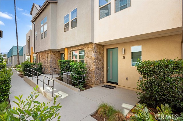 Detail Gallery Image 1 of 41 For 259 Pin Ln, Covina,  CA 91722 - 3 Beds | 3 Baths