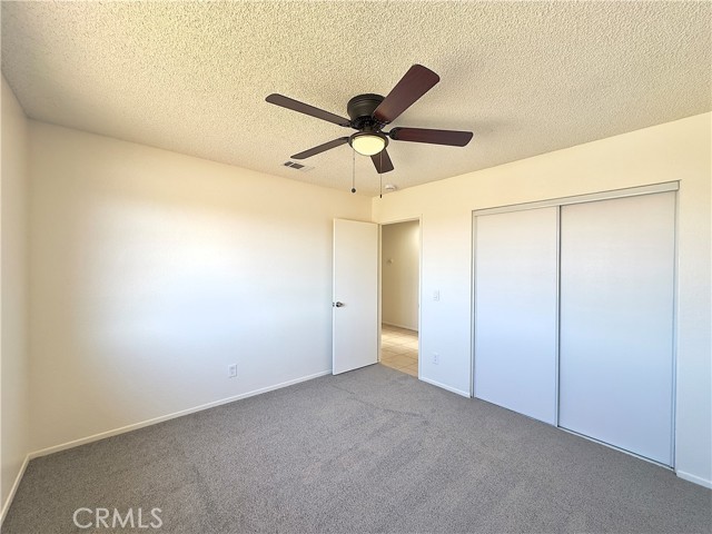 22311 Thunderbird Road, Apple Valley CA: https://media.crmls.org/medias/69b0e1a6-026c-40ba-8418-4b2c8c1e3e1b.jpg