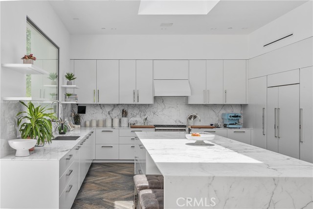 9924 Liebe Drive, Beverly Hills CA: https://media.crmls.org/medias/69b25cb8-3333-4626-bd9d-620dd30b533b.jpg
