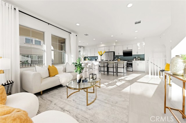 Detail Gallery Image 5 of 39 For 200 Winterbrook, Lake Forest,  CA 92610 - 2 Beds | 2/1 Baths