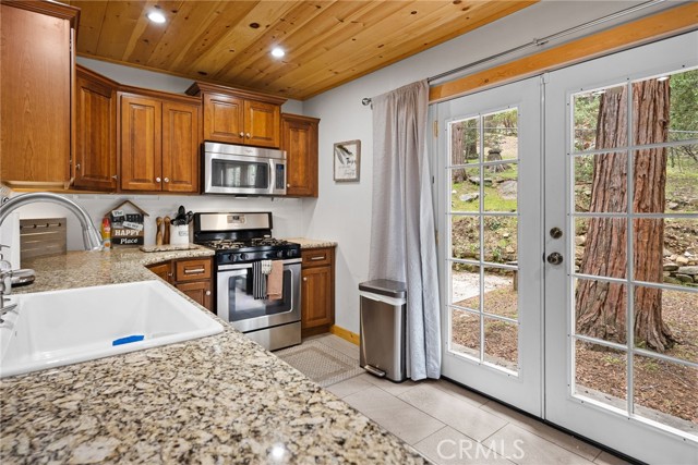 Detail Gallery Image 17 of 36 For 53045 Marian View Dr, Idyllwild,  CA 92549 - 3 Beds | 1/1 Baths
