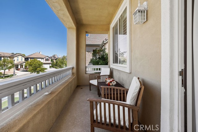 24136 Willowbrooke Court, Valencia CA: https://media.crmls.org/medias/69b42c7e-427a-4978-a794-b3d987bc2b33.jpg