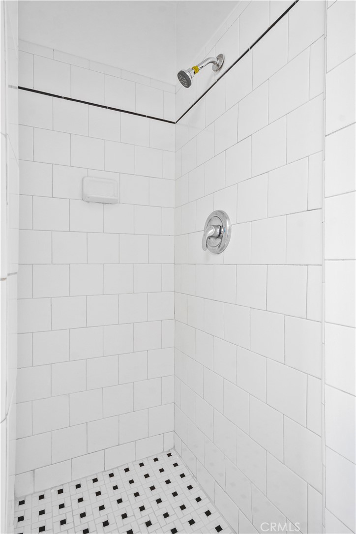 https://media.crmls.org/medias/69b4b454-fcc0-414c-a4f1-477ec168d63a.jpg?preset=X-Large