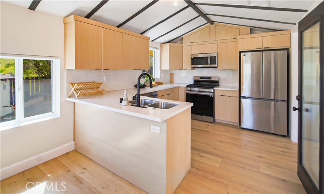 Detail Gallery Image 11 of 40 For 7867 Rim Canyon Rd, Sunland,  CA 91040 - 3 Beds | 3 Baths